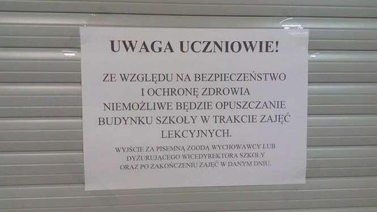 Uczniowie: Nie możemy wyjść ze szkoły. To niezgodne z naszymi prawami