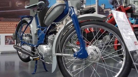 Uczniowie odnowili starego "komarka". Ma 48 lat, a wygląda jak z fabryki