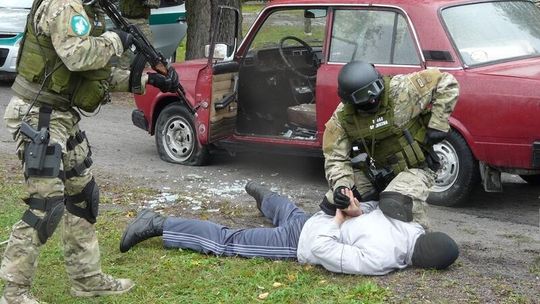 Uczniowie przechwycili terrorystów. Widowiskowe ćwiczenia w Puszczy