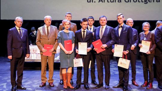 Uczniowie szkół zawodowych z woj. lubelskiego otrzymali stypendia [zdjęcia]