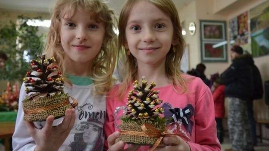  Uczniowie szkoły w Niemcach przygotowali ozdoby świąteczne (zdjęcia)