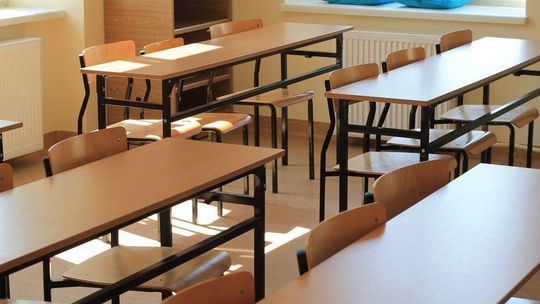 Uczniowie szybko do szkół nie wrócą. Rozporządzenie ministra edukacji i nauki weszło w życie