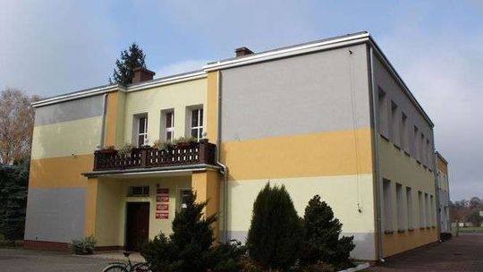 Uczniowie wolą dojeżdżać do Białej Podlaskiej. Liceum trzeba zlikwidować