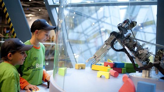 Uczniowie z Dębowej Kłody na lekcjach w Warszawie