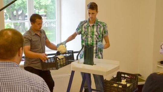 Uczniowie z rolniczymi pomysłami: Light Blouse, wycinarka do brokułu i kalafiora