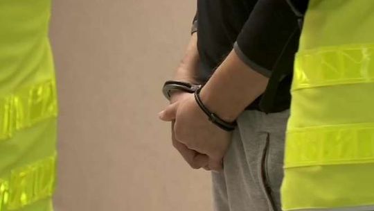 Uczniowie zajrzeli do komputera nauczyciela. Znaleźli nagie zdjęcia ich koleżanki