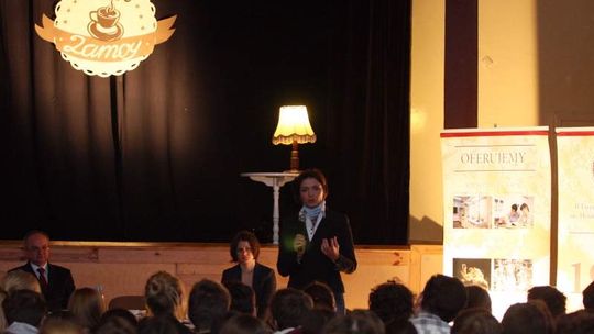 Uczniowie 'Zamoya' przepytali posłankę Muchę (zdjęcia)