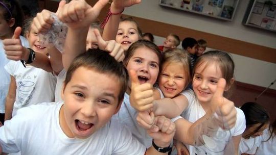 Uczniowie ze SP nr 21 w Lublinie wzięli udział w próbie bicia rekordu (zdjęcia)