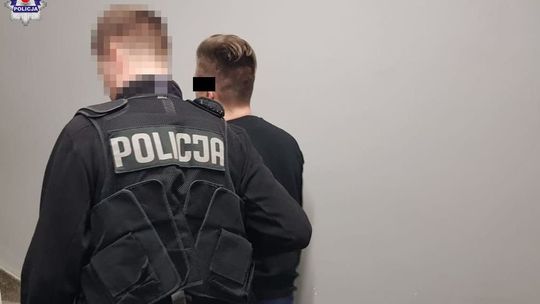 Udawał 14-latka, prosił dziewczynkę o wysyłanie odważnych zdjęć. Potem ją szantażował