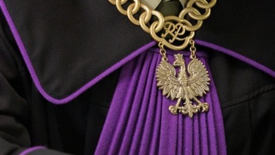 Uderzali psami o drzewo, a potem obcieli im łby. Usłyszeli już wyrok