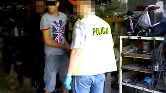 Udusił, okradł i wrzucił do Wisły. Morderca prostytutki zatrzymany. Chciał zamordować kolejną dziewczynę (WIDEO)