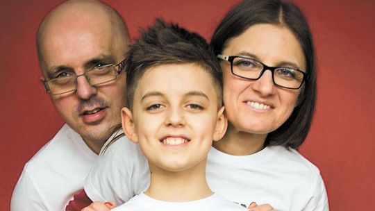 Ukąszenie przez owada skończyło się poważną chorobą. Pan Krzysztof musi codziennie przyjmować 60 tabletek