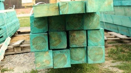 Ukradł blachodachówkę i położył ją na swoim domu