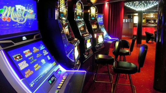 Ukradł pieniądze z automatu do gier. Wpadł po 16 latach 