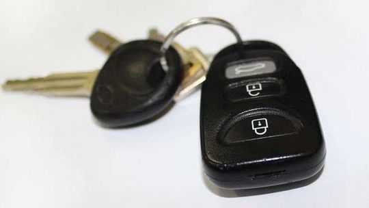 Ukradł samochód własnej żonie. Trafił do policyjnego aresztu