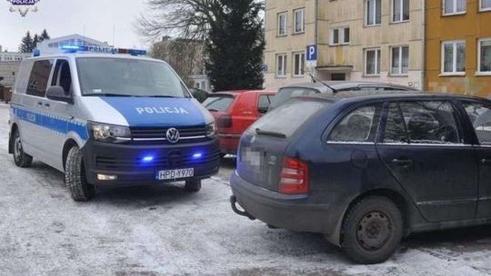 Ukradł samochód. Wpadł na gorącym uczynku gdy odpalał go za pomocą kabli