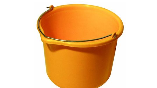 Ukradła portfel i schowała do wiadra