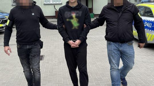 Ukradli 26 hulajnóg, paliwo i łyżkę koparki. Dwaj recydywiści aresztowani