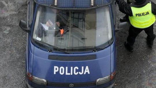 Ukradli busa. Nie chciał zapalić, pchali go środkiem jezdni