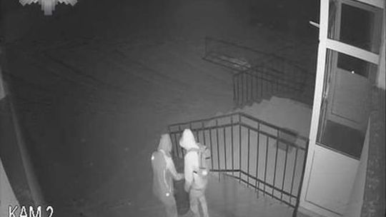 Ukradli kamery monitoringu. Zostali nagrani i wpadli