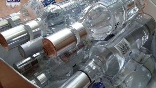 Ukradli kosę, piłę i 150 butelek z alkoholem. Jeden z nich uprawiał konopie indyjskie