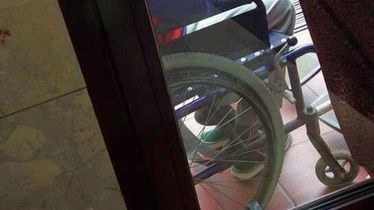Ukradli niepełnosprawnemu wózek inwalidzki. I pobili, żeby wycofał zeznania