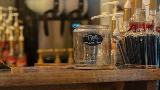 Ukradli skarbonkę z napiwkami. Słono za to zapłacą