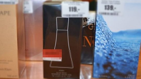 Ukradły kosmetyki warte niemal 4 tys. zł. Część z nich zastawiły w lombardzie