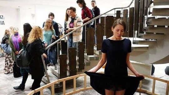 Ukraiński perfomens na finisażu wystawy