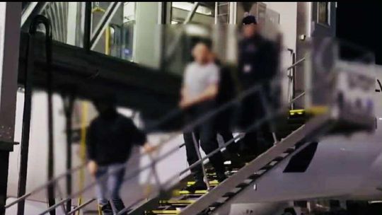 Ukrywał się 20 lat, zmieniał tożsamość. Groźny przestępca już w Polsce