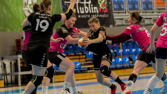 UKS Varsovia Warszawa – MKS AZS UMCS Lublin 35:27. Spasowały po przerwie
