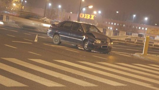 Ul. Krańcowa: Zderzenie fiata z seatem. Jedna osoba trafiła do szpitala
