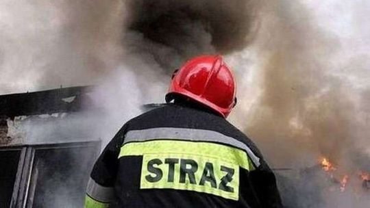 Ul. Krochmalna: Pożar kamienicy. Dwie osoby ranne