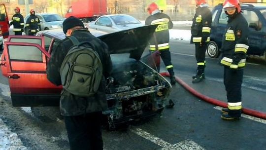 Ul. Łęczyńska: Spłonął fiat uno