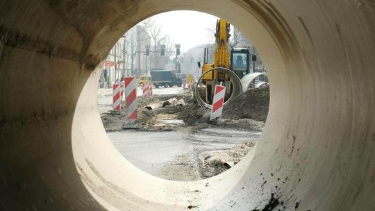 Ul. Lipowa. Drogowcy rozbierają to, co zbudowali 