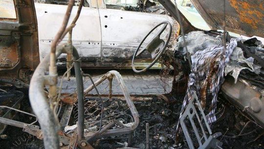 Ul. Skołuby: Nocny pożar samochodów (zdjęcia)