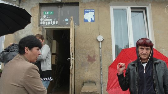 Ul. Turystyczna: Bili i kopali policjantów. We wtorek decyzja o zarzutach