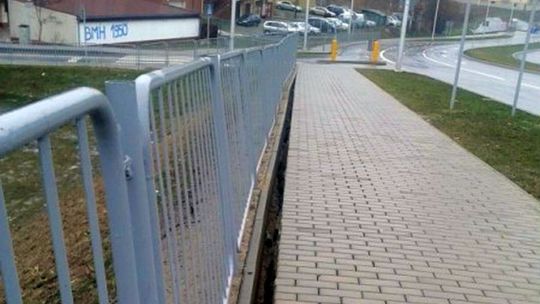 Ul. Węglarza: Feralny chodnik znowu do poprawki