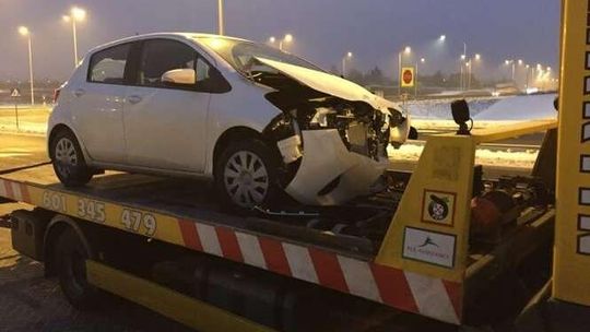 Ul. Zelwerowicza: Zderzenie renaulta i toyoty yaris (zdjęcia)