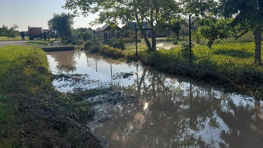 Ulewa w powiecie zamojskim. Zalane domy, drogi i pola [zdjęcia]