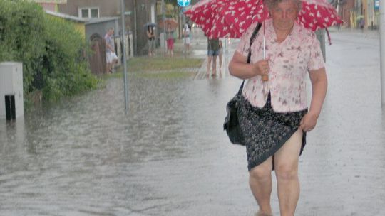 Ulica Lubelska w Chełmie zamienia się jezioro po każdej ulewie