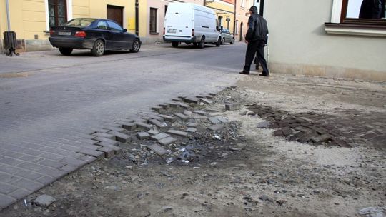 Ulice na Starym Mieście w Zamościu zaczynają się rozpadać