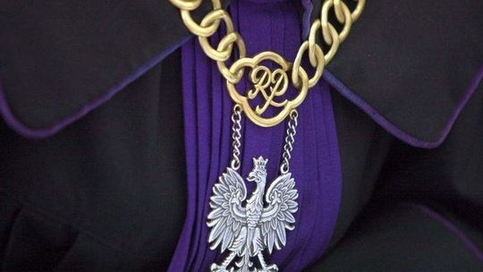 Umierająca staruszka podyktowała testament? Sąd potwierdził fałszerstwo