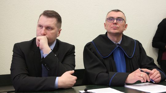 Umorzenie sprawy Czarnka uchylone. Będzie proces ze Staszewskim [wideo]