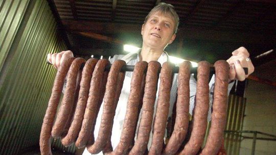 Unia zwędzi nam kiełbasę?