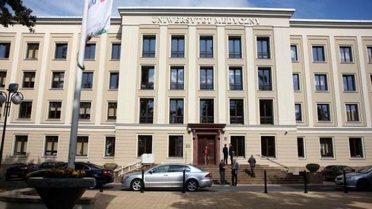 Uniwersytet Medyczny ogłosił listy przyjętych na studia. Niższe progi dla przyszłych lekarzy i dentystów