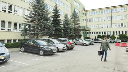 Uniwersytet Przyrodniczy wysłał pracowników na przymusowe urlopy