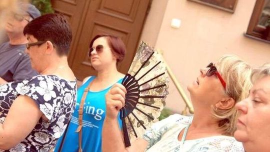 Upał dokucza? Podpowiadamy jak przetrwać gorące dni