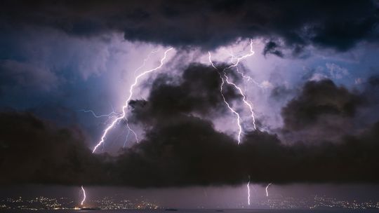 Upał nie odpuszcza. Lubelszczyznę nawiedzi burza?