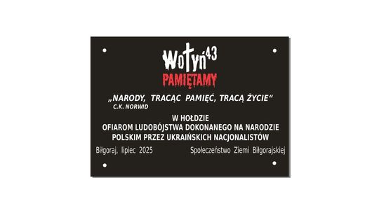 Upamiętnią ofiary rzezi wołyńskiej. Tablica przy starostwie powiatowym